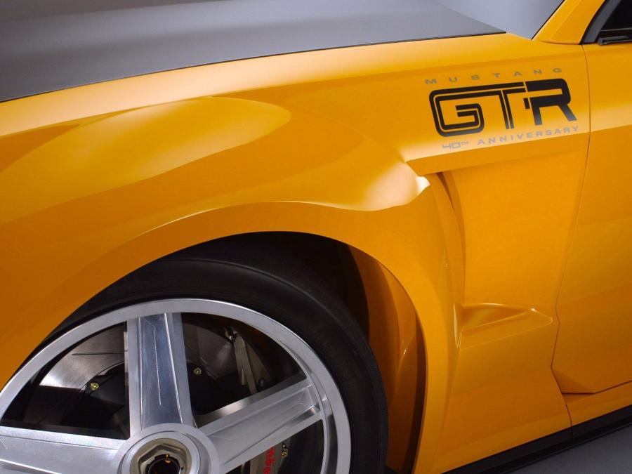  Ford Mustang GT-R Concept 2004 года  (фото 17 из 54)